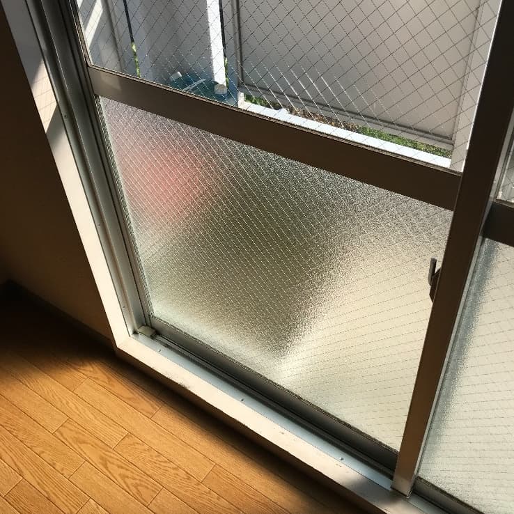 マンションの中桟入りの掃出し窓