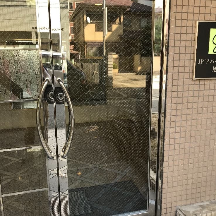 一般的な四方枠エントランスドア